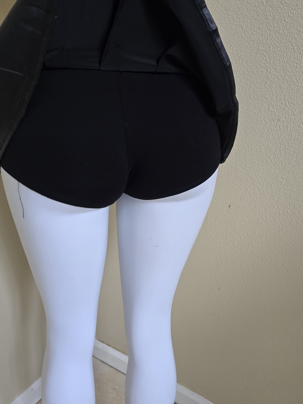 Black Mini Skirt - Sleek Everyday Stretch